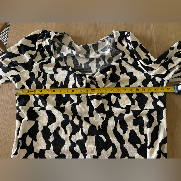 Ava & Viv| Long Sleeve Feminine Blouse, Wide Sleeve•••Size 2x, Knit Material - Picture 10 of 11